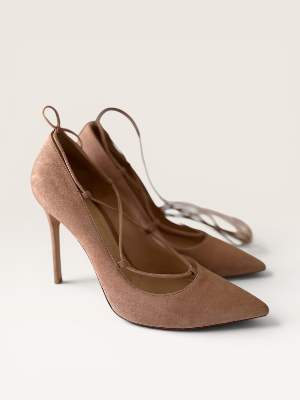 Gianvito Rossi Beige Suede Pointed Toe Lace Up Pumps - Picture 2 of 15